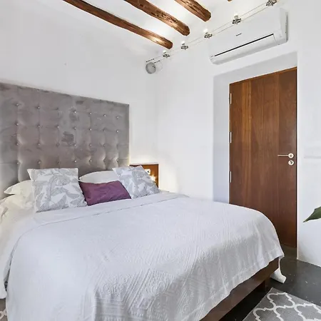 Villa Ivy - San Carlos *